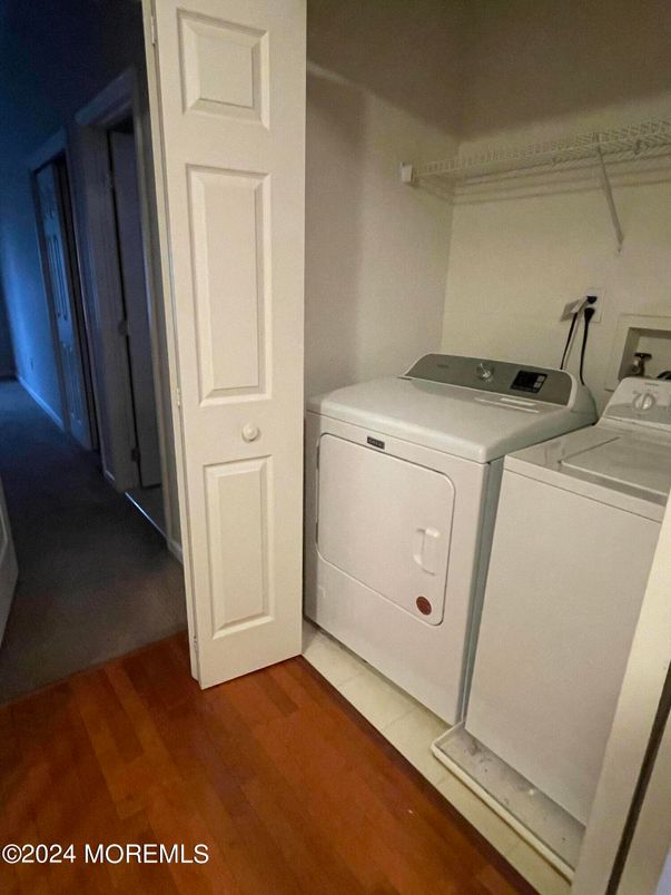 Interior, Utility Closets, Washer, Wood Texture Flooring