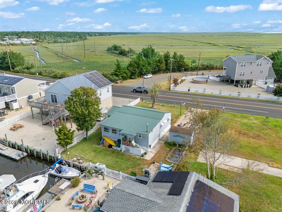 Exterior, Drone