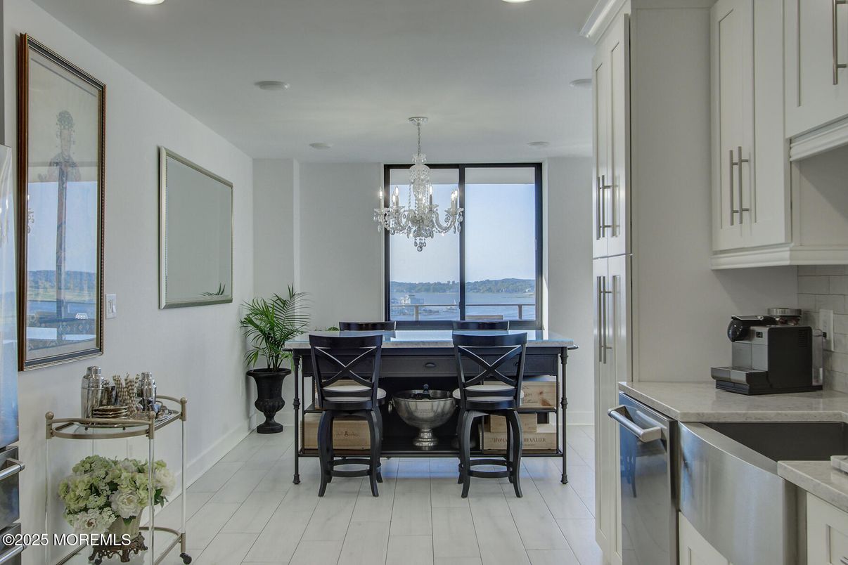 Chandelier, Dining room, Interior, Kitchen, Recessed Lighting, Water