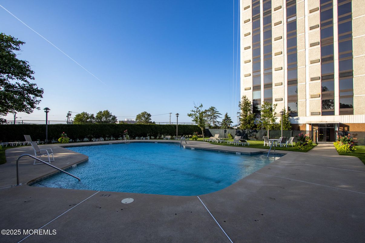 Exterior, Pool