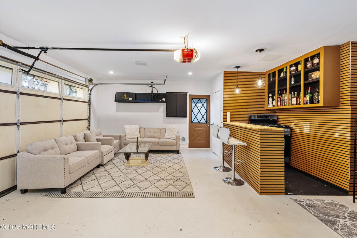 Interior, Living room, Pendant Lights, Recessed Lighting