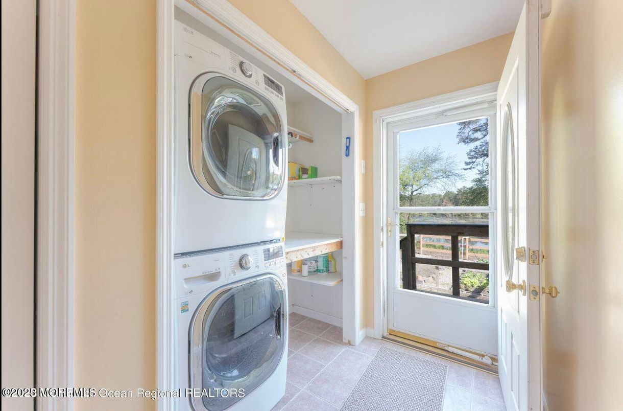 Interior, Utility Closets, Washer