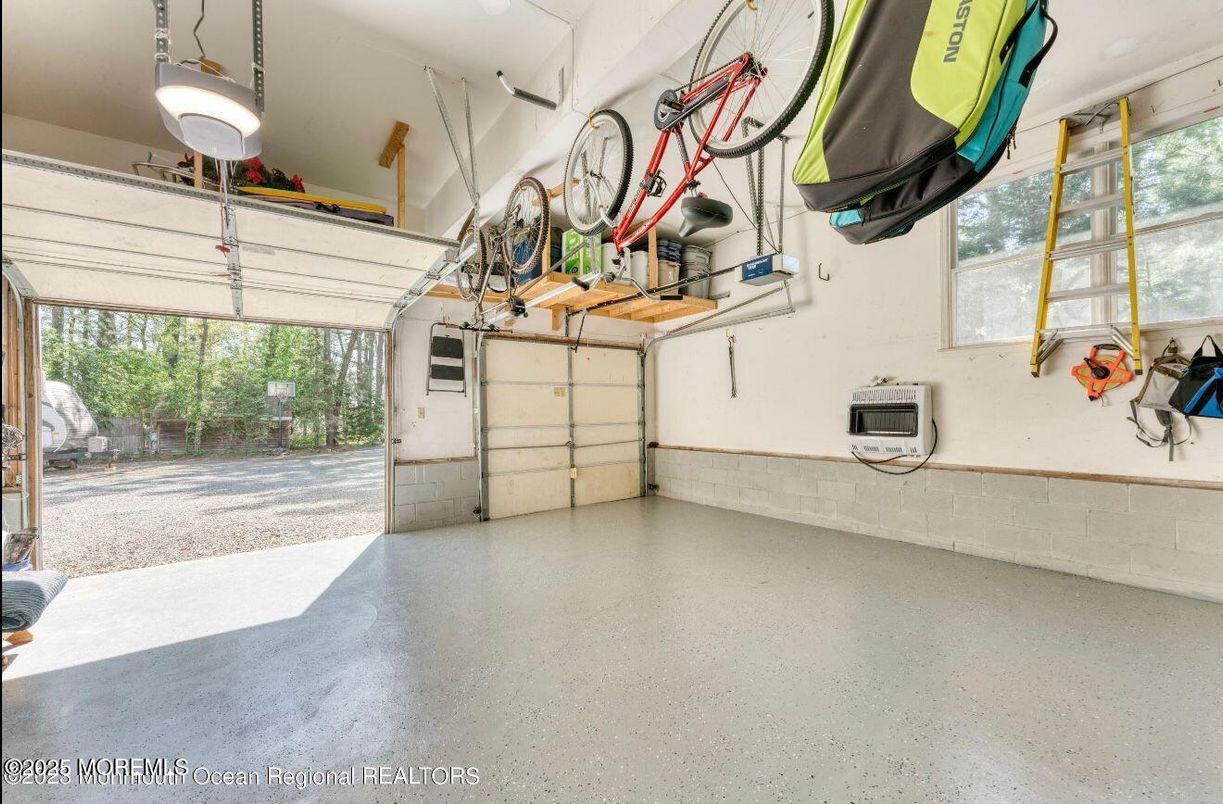 Garage, Interior