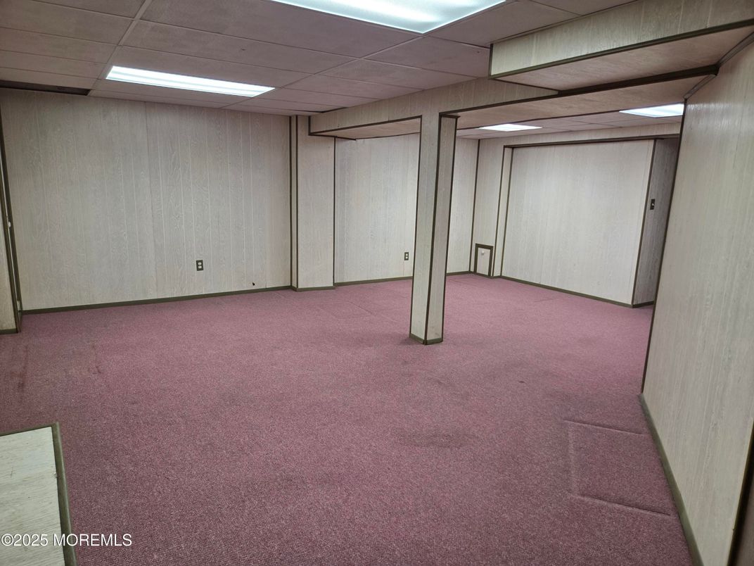 Empty room, Interior, Recessed Lighting