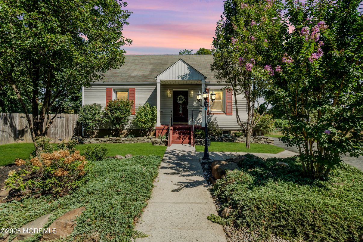 Exterior, Facade, None