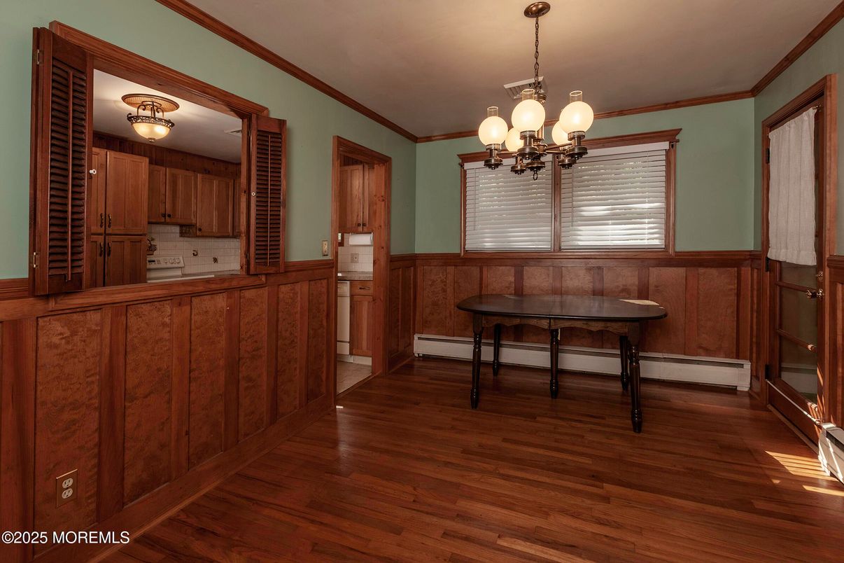 Chandelier, Interior, Wood Texture Flooring