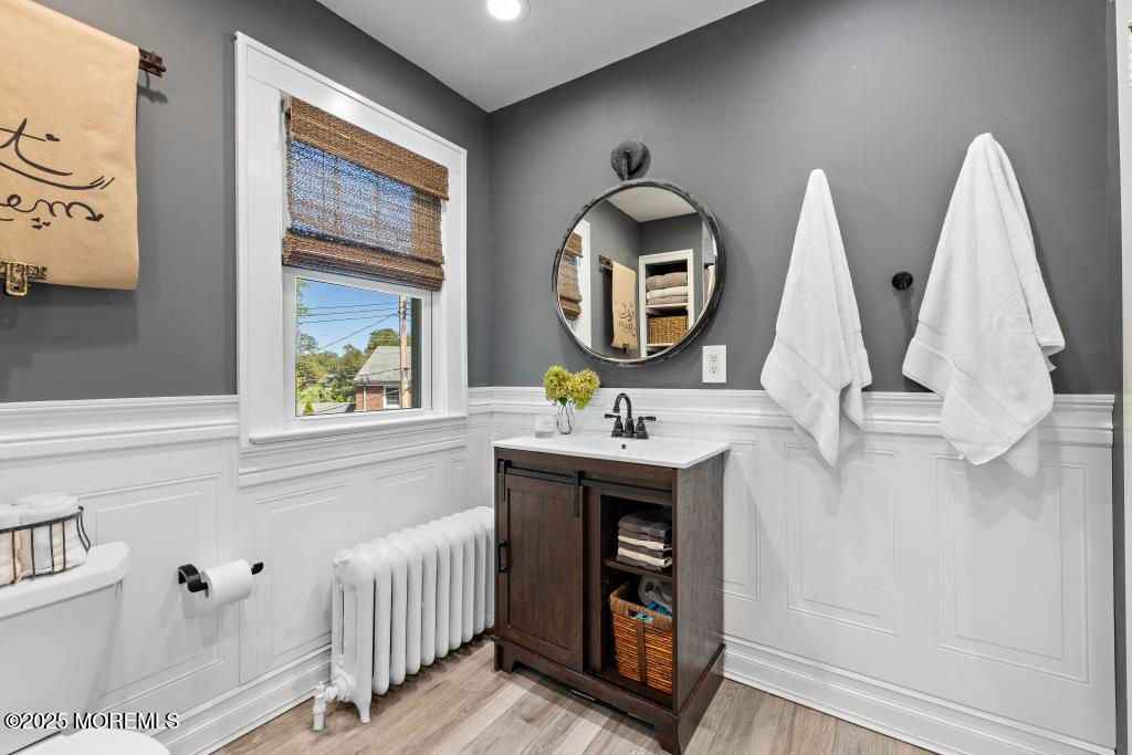 Bathroom, Interior, Recessed Lighting, Wood Texture Flooring