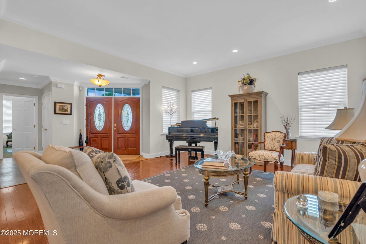 Interior, Living room, Piano, Recessed Lighting, Wood Texture Flooring