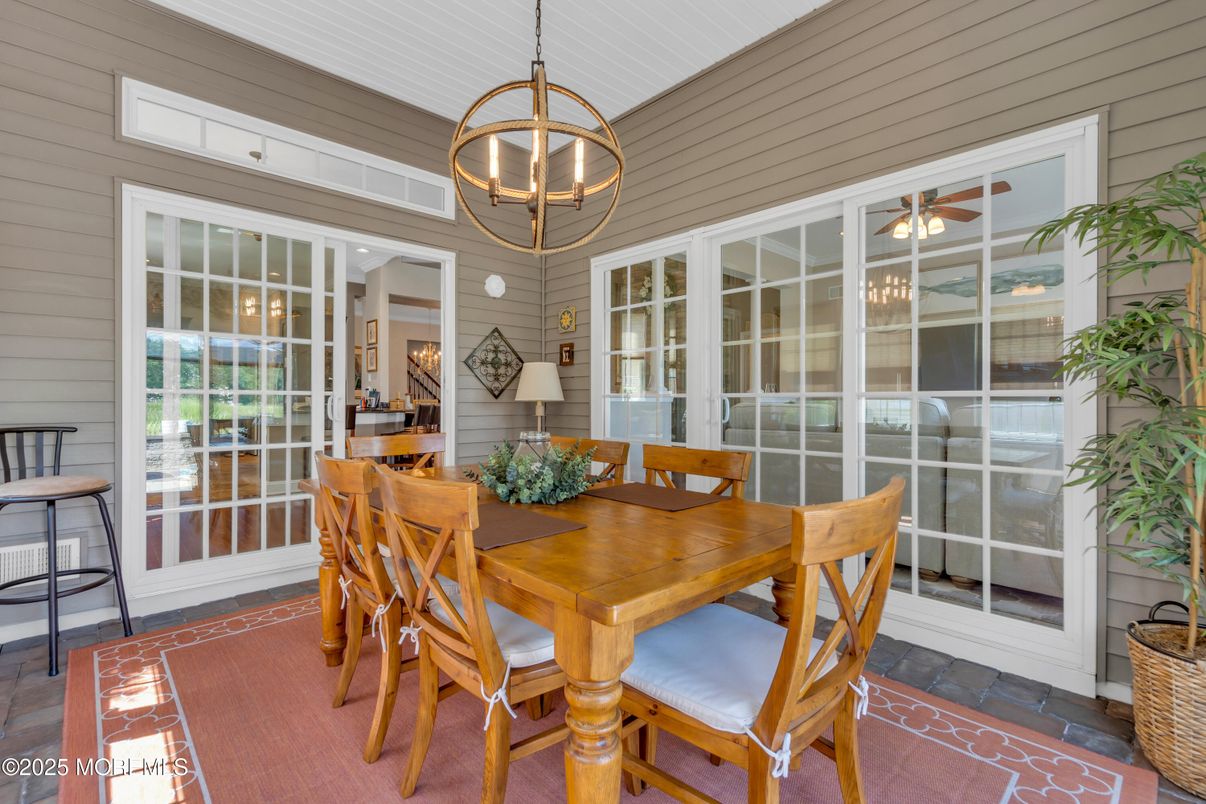 Chandelier, Dining room, Interior, Pendant Lights