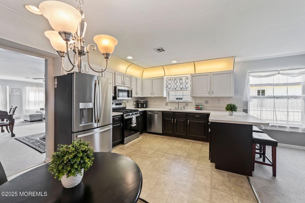 Dining room, Interior, Kitchen, Recessed Lighting, Stainless Steel Appliances