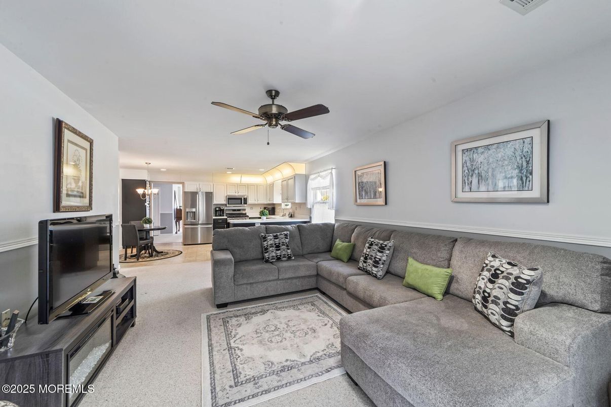Dining room, Interior, Kitchen, Living room, Pendant Lights, Recessed Lighting, Stainless Steel Appliances