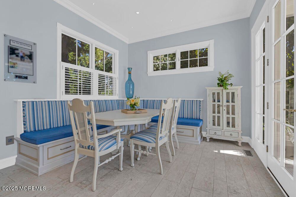 Dining room, Interior, Recessed Lighting