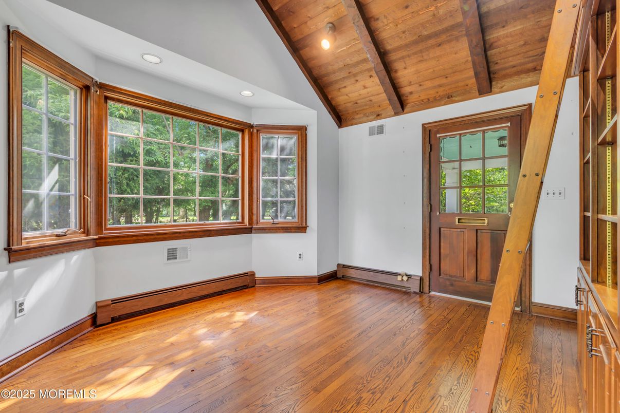 Empty room, Interior, Recessed Lighting, Wooden Beams, Wooden Ceilings, Wood Texture Flooring
