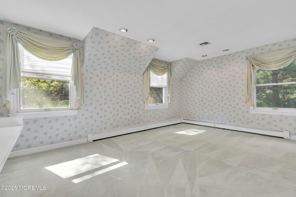 Empty room, Interior, Recessed Lighting