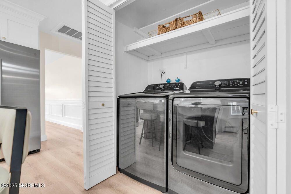 Interior, Utility Closets, Washer, Wood Texture Flooring