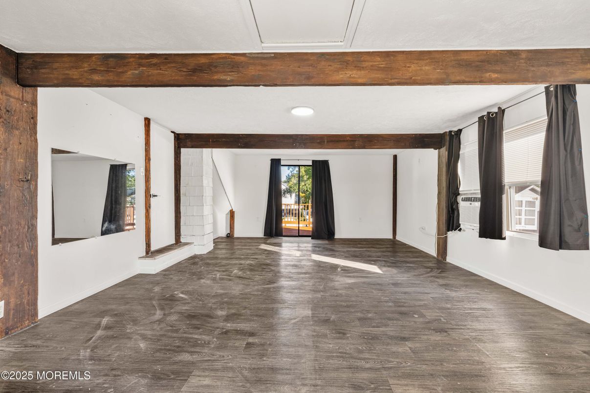 Empty room, Interior, Recessed Lighting, Wooden Beams, Wood Texture Flooring