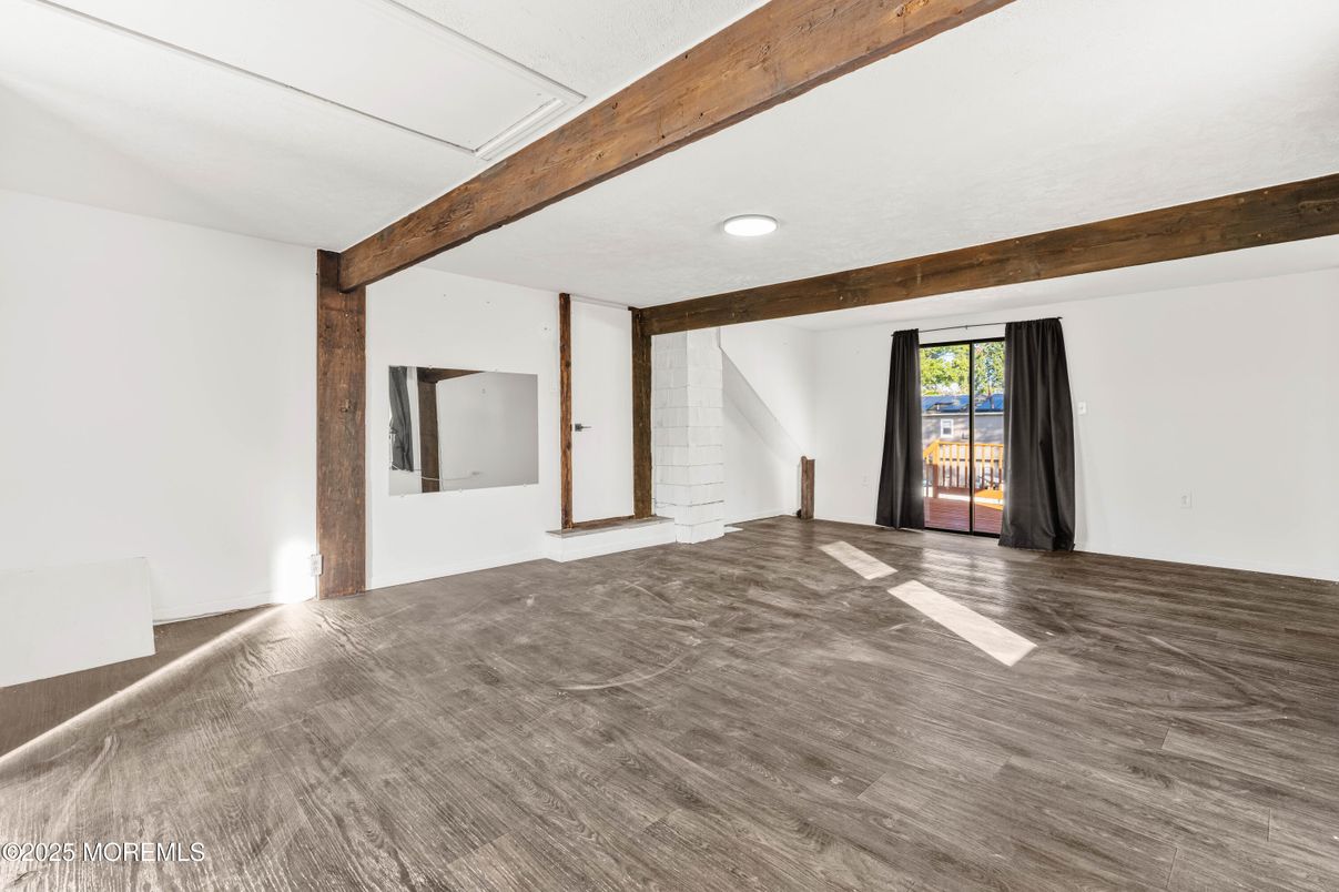 Empty room, Interior, Recessed Lighting, Wooden Beams, Wood Texture Flooring