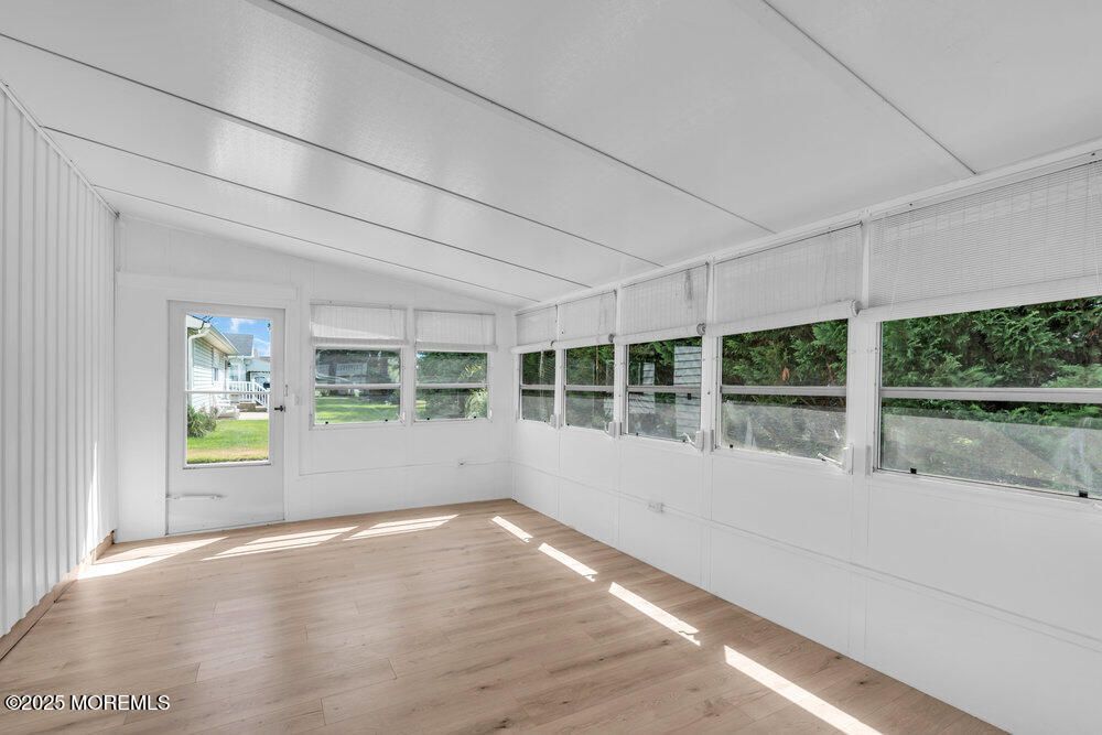 Empty room, Interior, Sun Room, Wood Texture Flooring