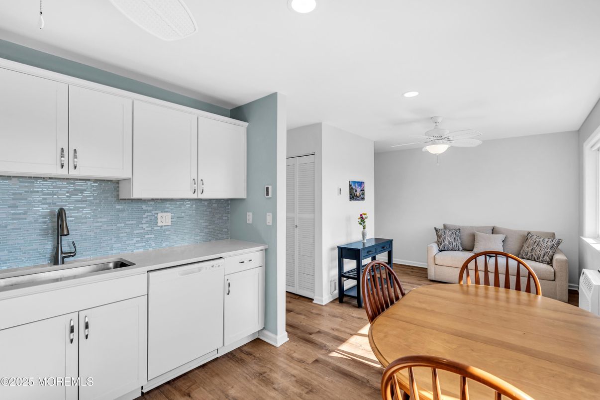 Dining room, Interior, Kitchen, Recessed Lighting, Wood Texture Flooring