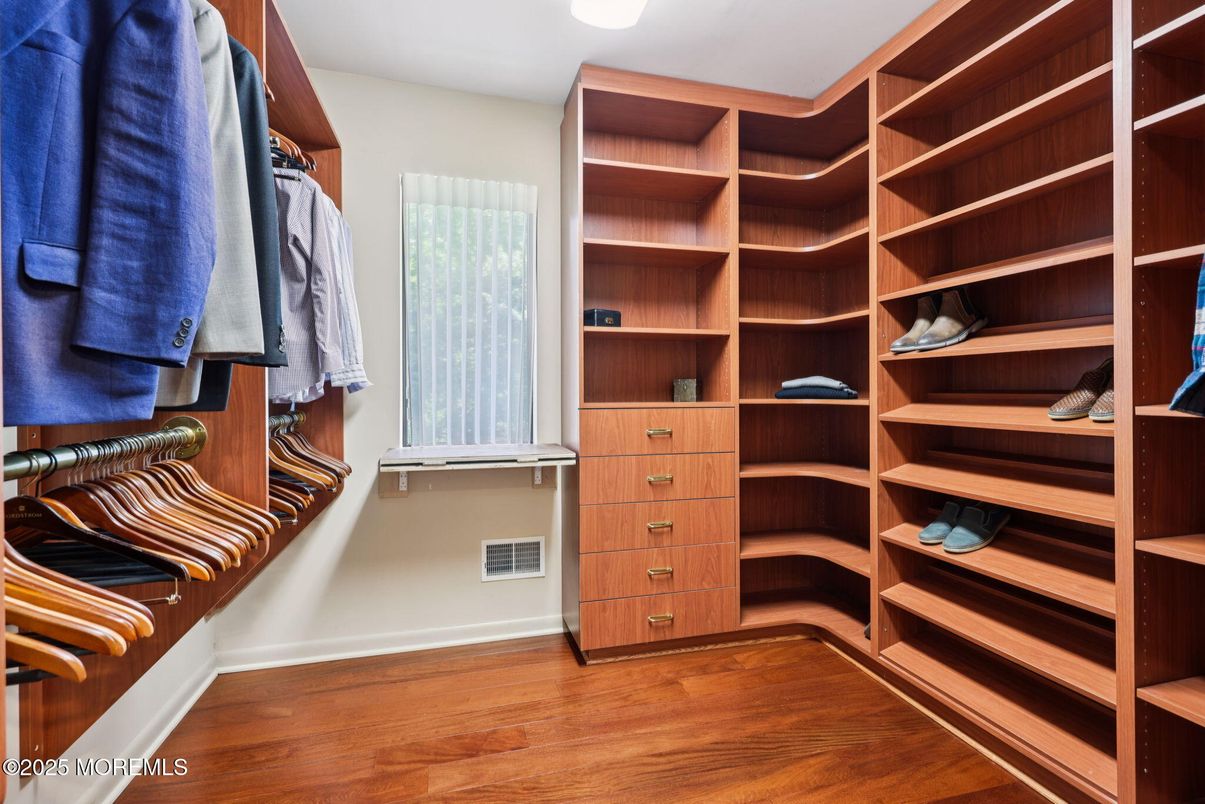Interior, Walk-in Closets, Wood Texture Flooring