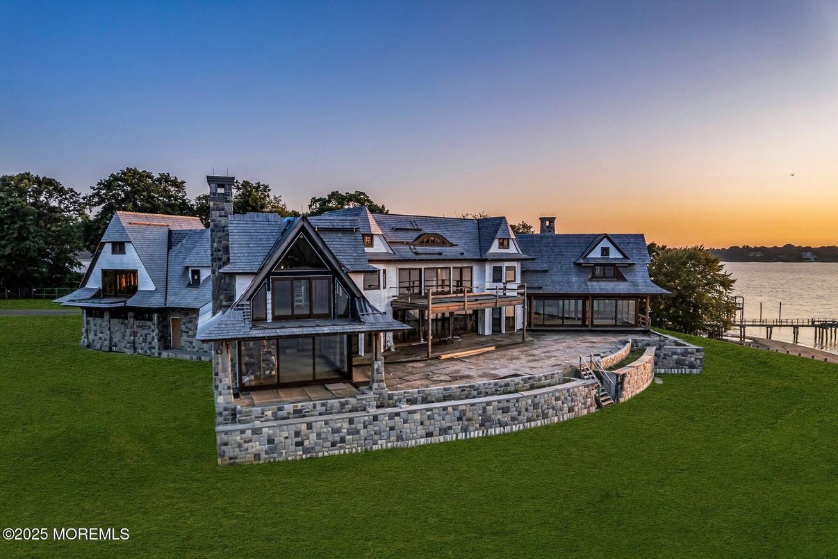 Backyard, Exterior, Facade, Water, A Frame