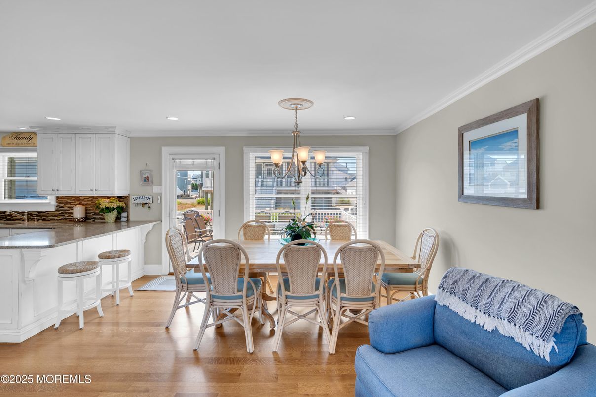 Chandelier, Dining room, Interior, Kitchen, Recessed Lighting, Wood Texture Flooring