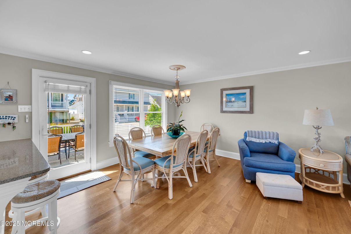 Chandelier, Dining room, Interior, Recessed Lighting, Wood Texture Flooring