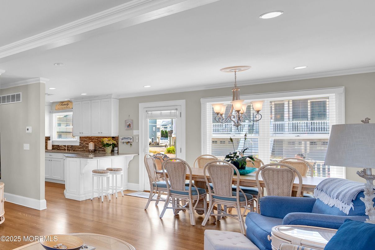 Chandelier, Dining room, Interior, Kitchen, Living room, Recessed Lighting, Wood Texture Flooring