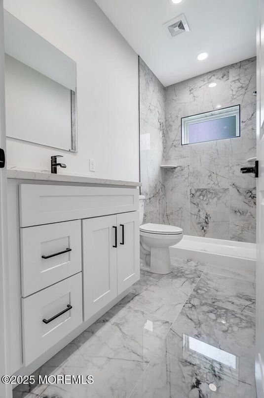 Bathroom, Interior, Marble, Marble Walls, Recessed Lighting