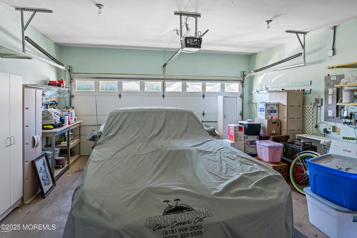 Garage, Interior