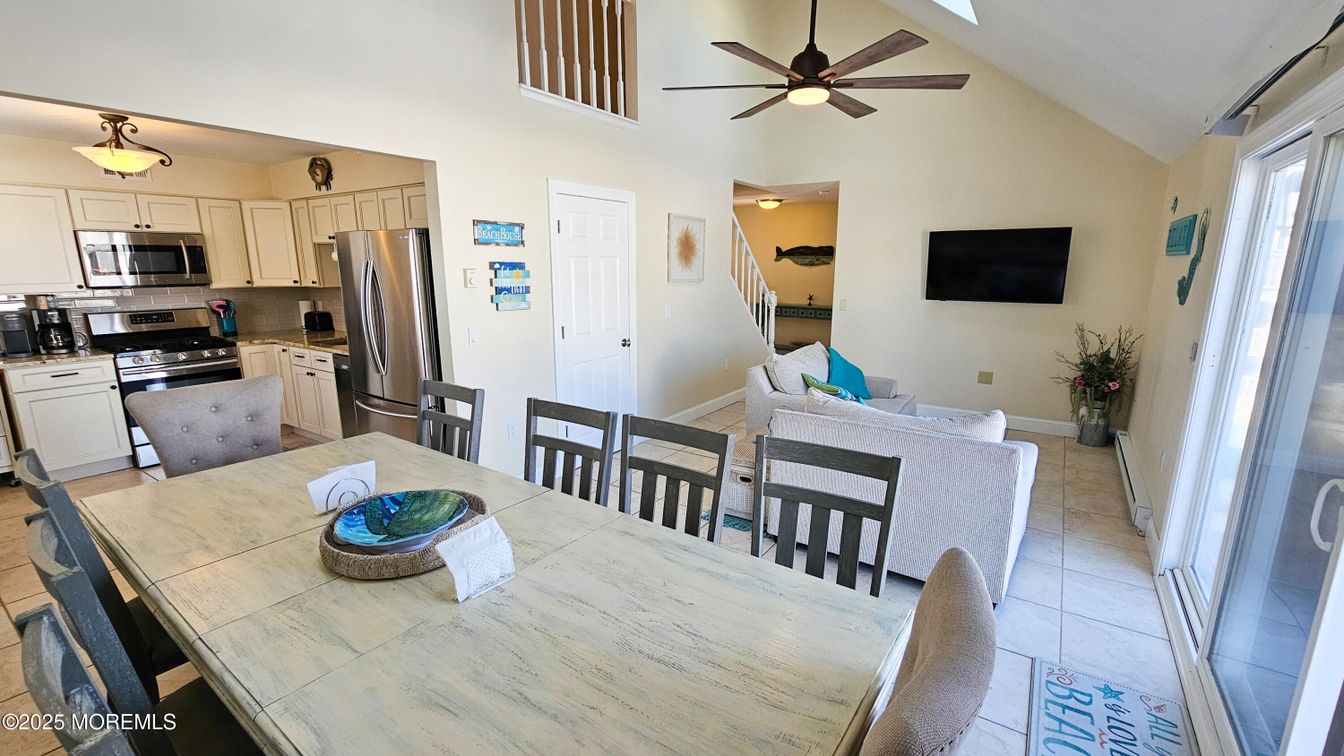Dining room, Interior, Kitchen, Stainless Steel Appliances