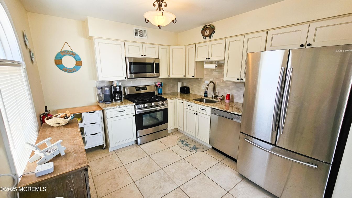 Interior, Kitchen, Stainless Steel Appliances