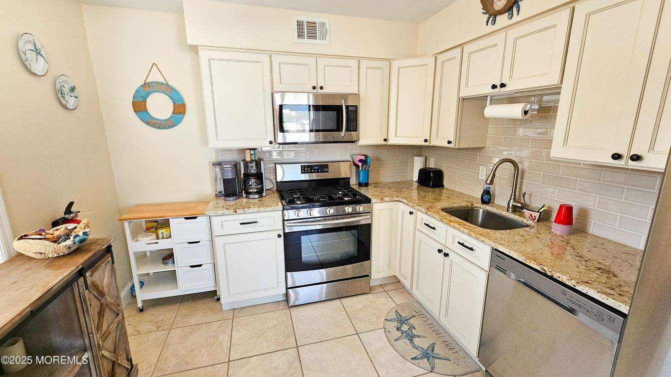 Interior, Kitchen, Stainless Steel Appliances