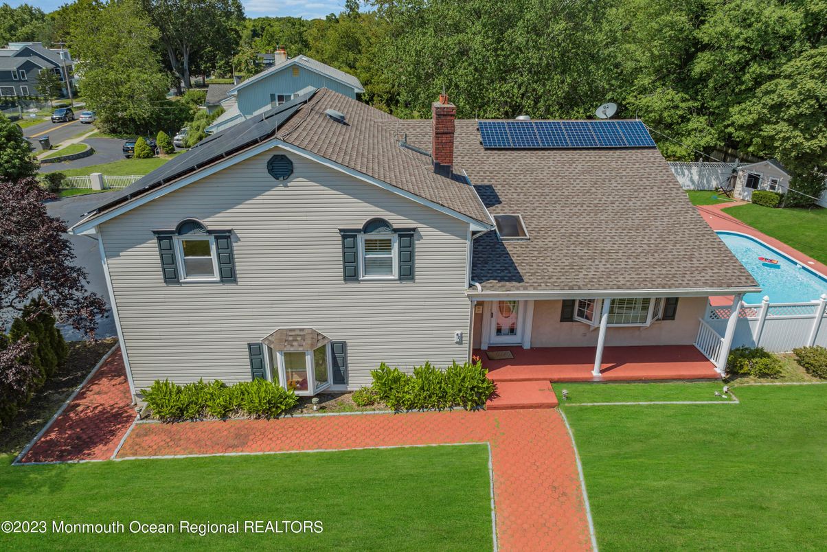 Exterior, Pool, Solar Panels