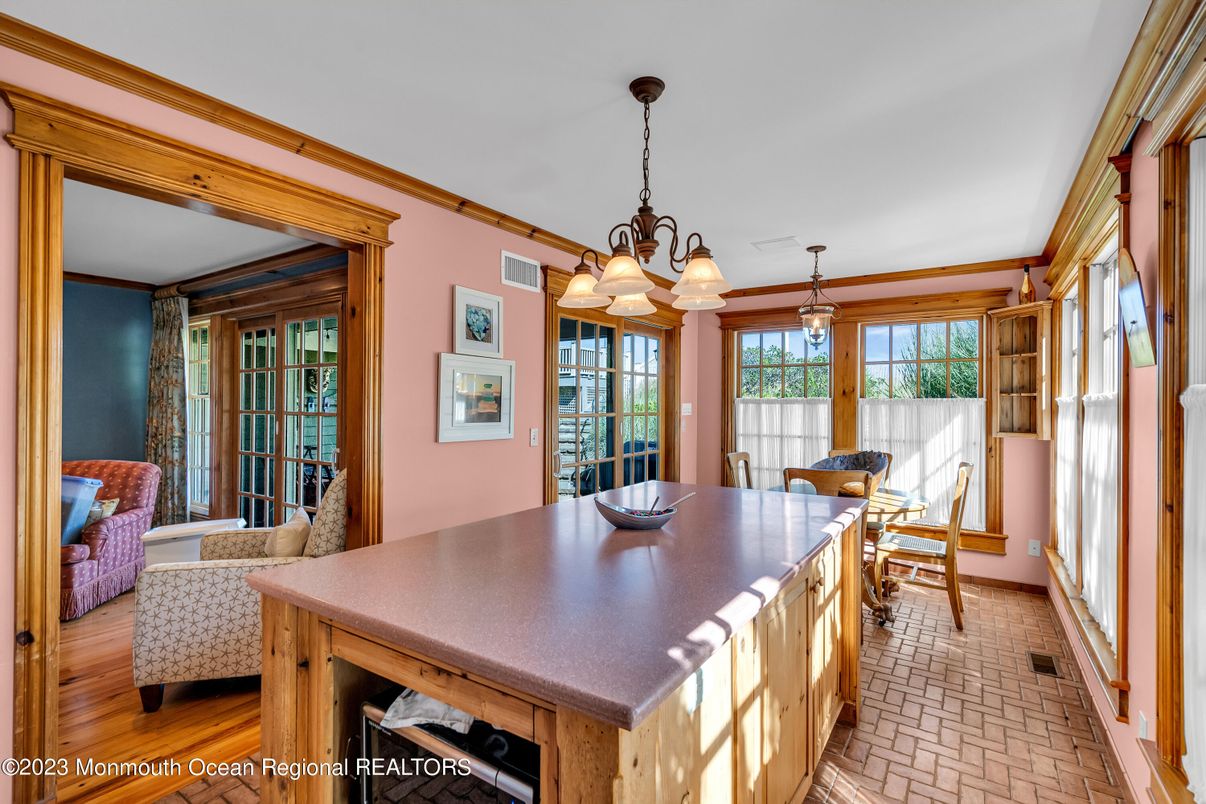 Chandelier, Dining room, Interior, Kitchen, Pendant Lights, Wood Texture Flooring