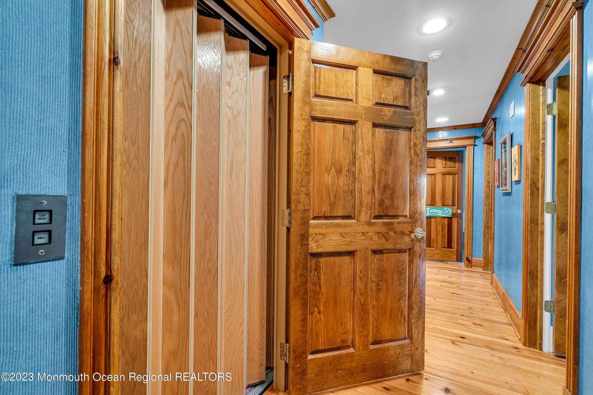 Elevator, Interior, Recessed Lighting, Wood Texture Flooring