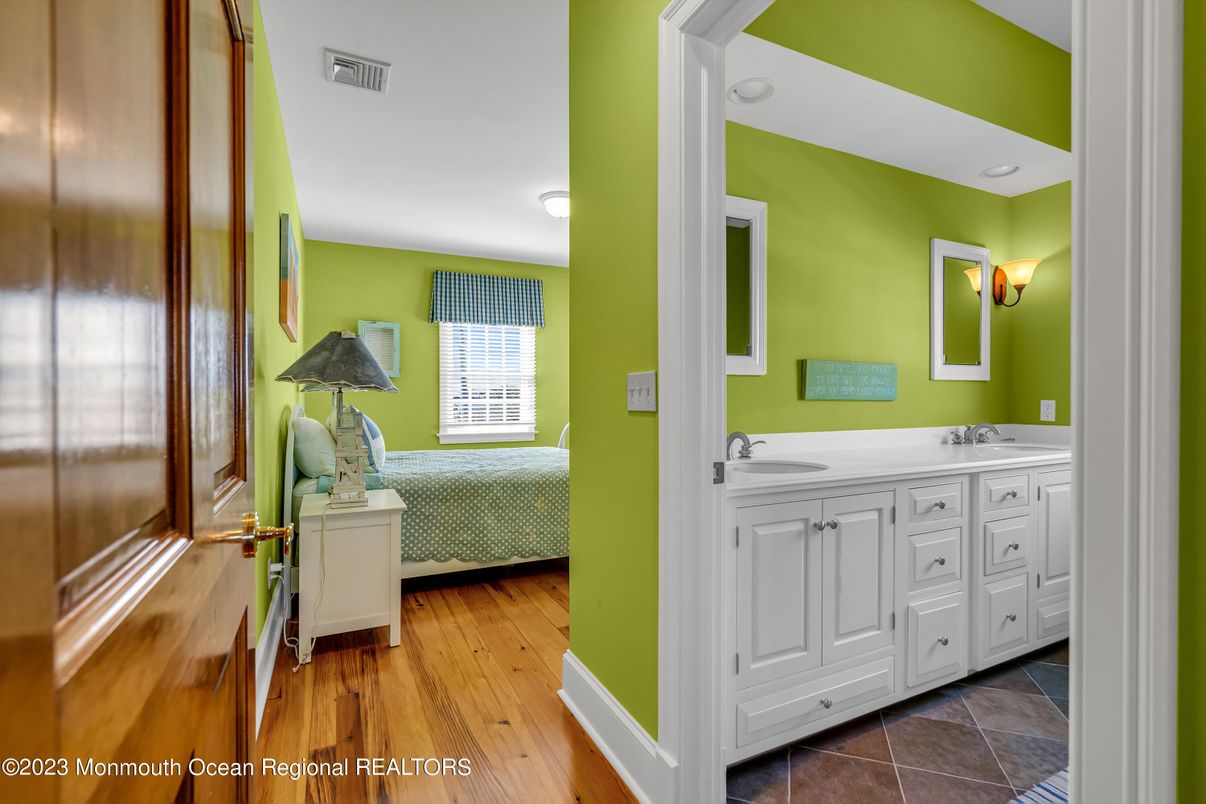 Bathroom, Bedroom, Dual Sink Vanities, Interior, Wood Texture Flooring