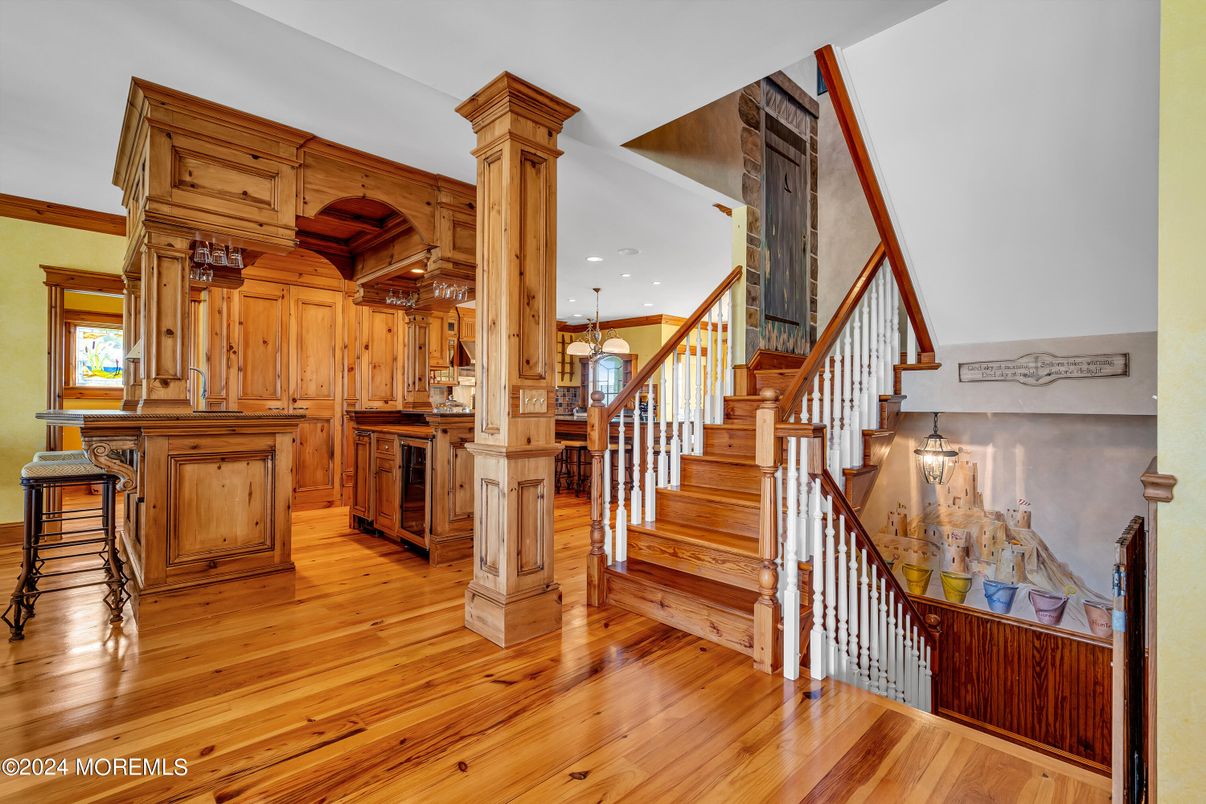 Interior, Pendant Lights, Recessed Lighting, Wood Texture Flooring
