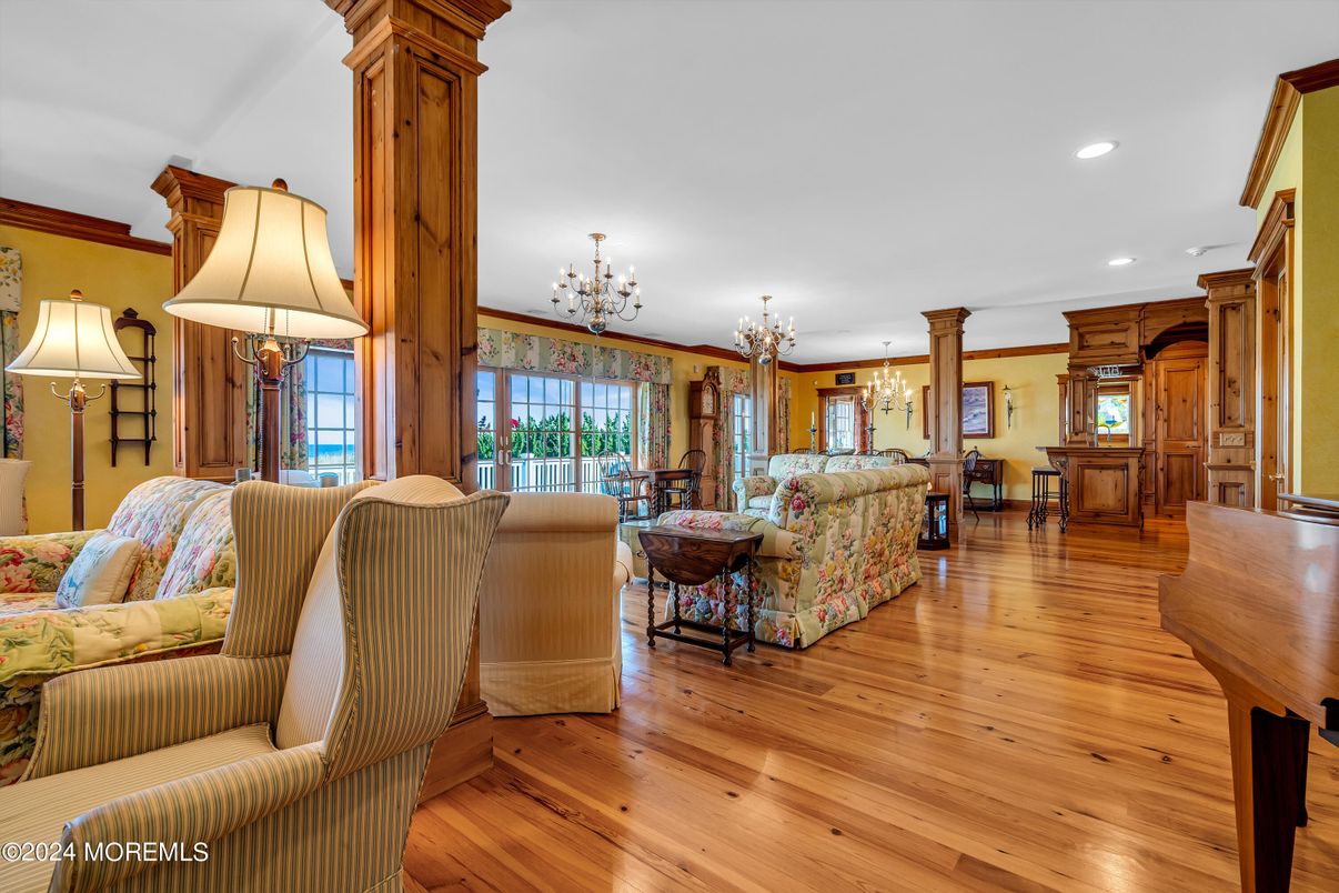 Chandelier, Interior, Living room, Recessed Lighting, Wood Texture Flooring