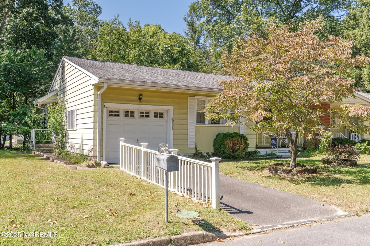 Detached Garage, Exterior