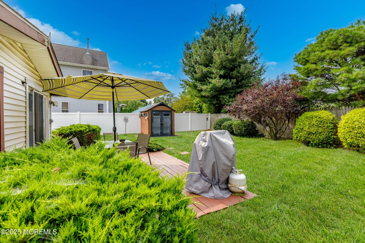 Backyard, Exterior