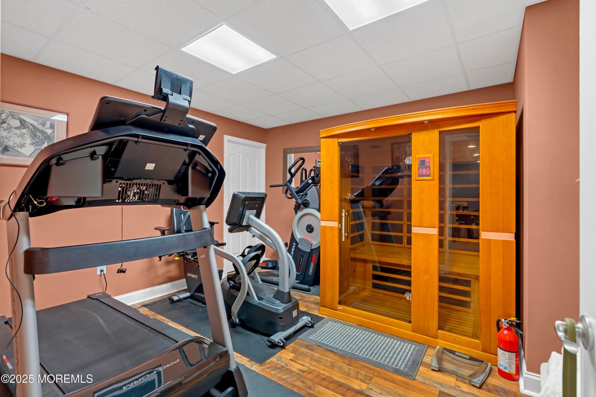Fitness Equipment, Interior, Recessed Lighting, Sauna Room