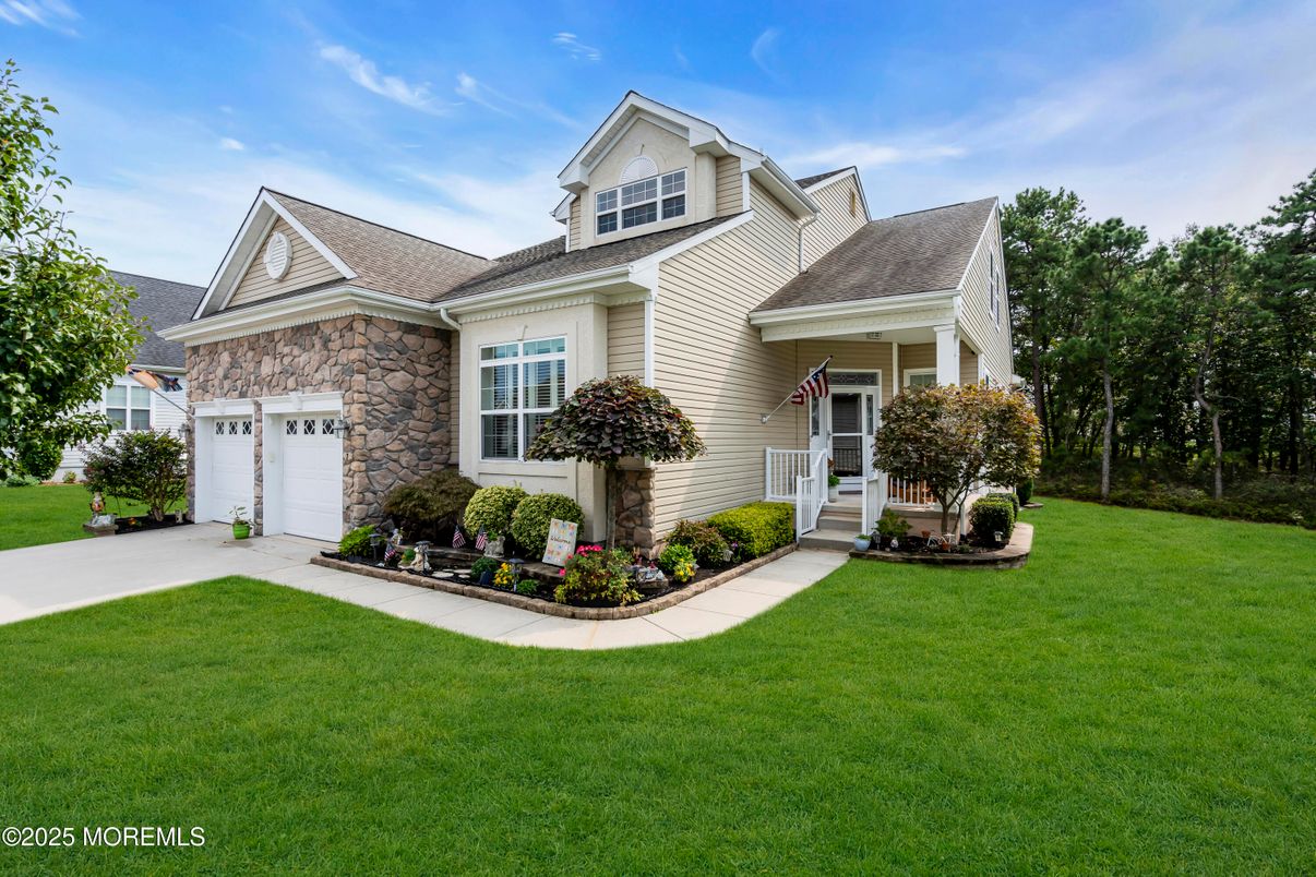 Attached, Backyard, Exterior, Facade, Brick Facade, Farmhouse