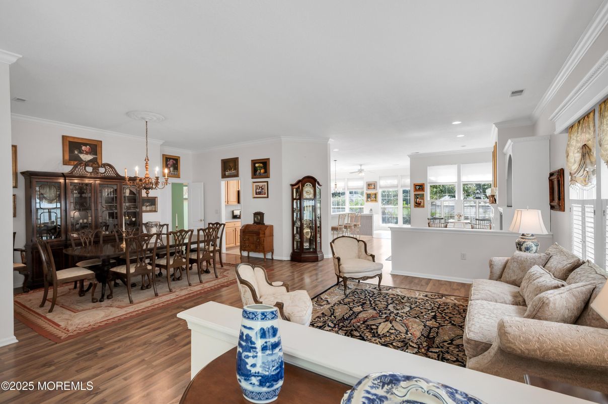 Chandelier, Dining room, Interior, Living room, Recessed Lighting, Wood Texture Flooring