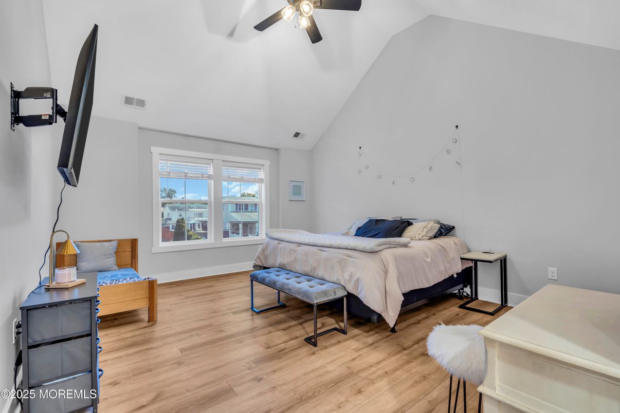 Bedroom, Interior, Water, Wood Texture Flooring