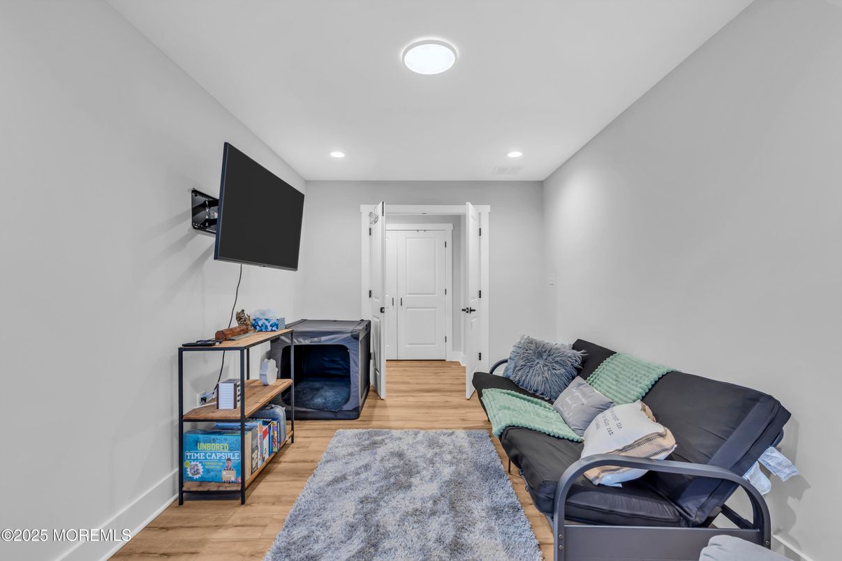 Interior, Recessed Lighting, Wood Texture Flooring