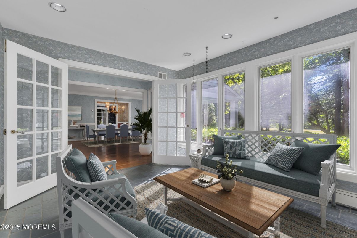 Chandelier, Dining room, Interior, Living room, Recessed Lighting, Wood Texture Flooring