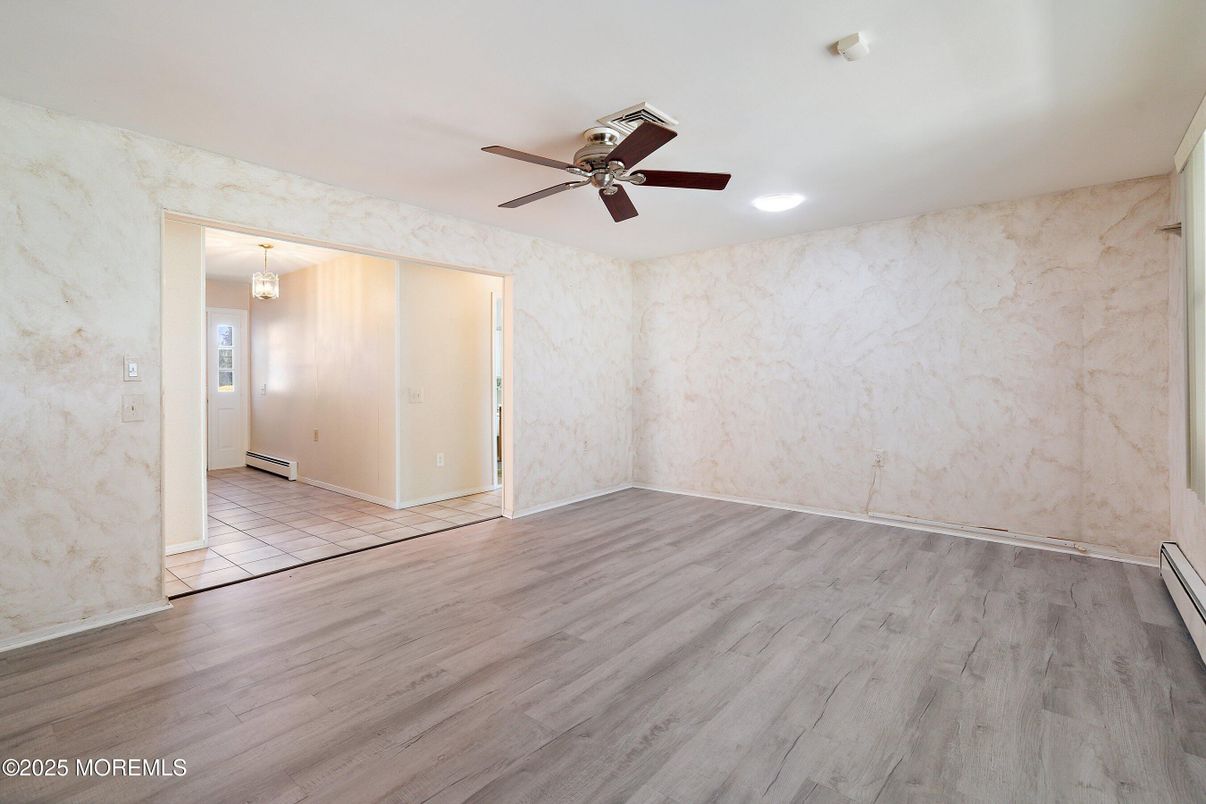 Empty room, Interior, Recessed Lighting, Wood Texture Flooring