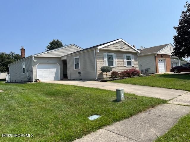 Attached, Exterior, Facade, Ranch