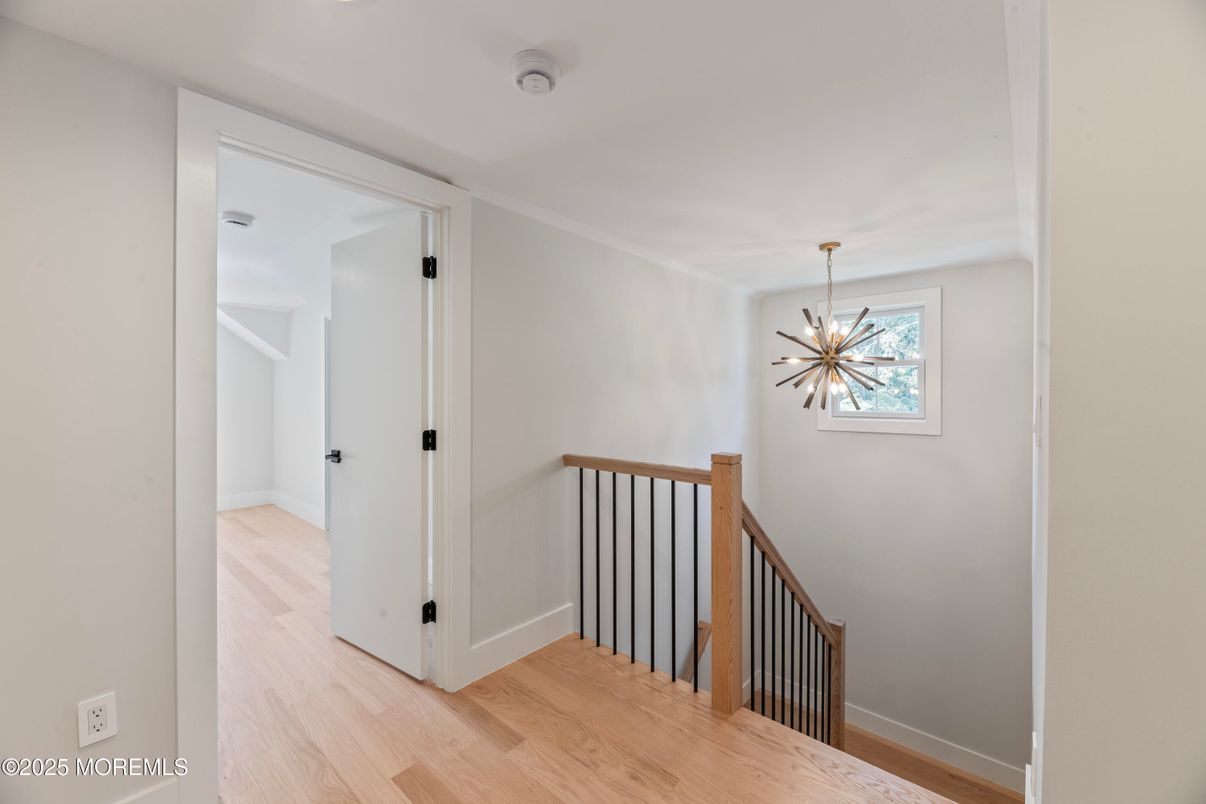 Interior, Pendant Lights, Wood Texture Flooring